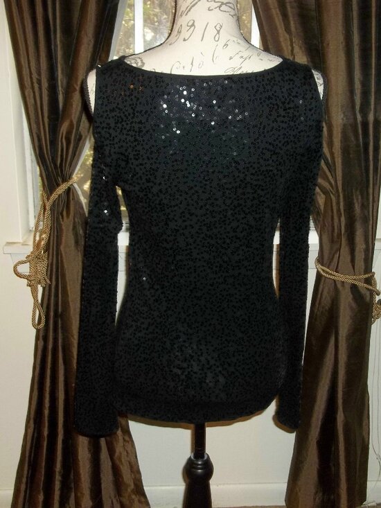 Cache Sparkle black all over sequins top Sz Medium Cold shoulder Y2K - Picture 4 of 7